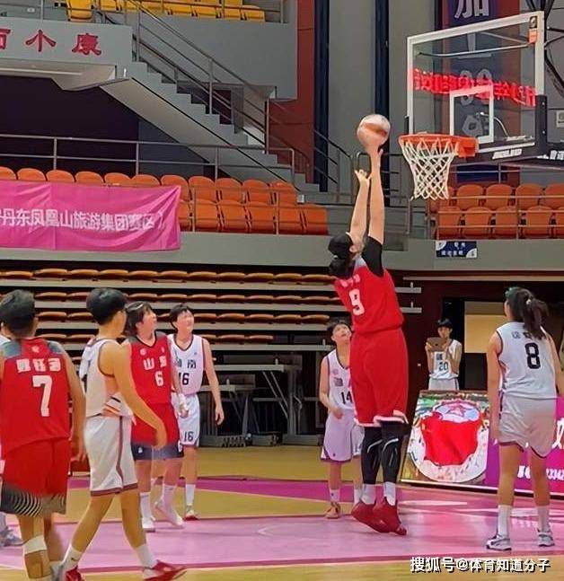该电影由周可执导，此次发布的预告片中，周迅和吴镇宇饰演的两位律师在法庭上展开了一场激烈争锋